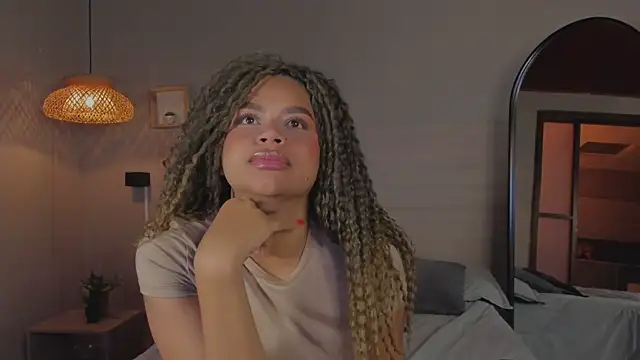 nayah   online show from 03-19-25, 12:48