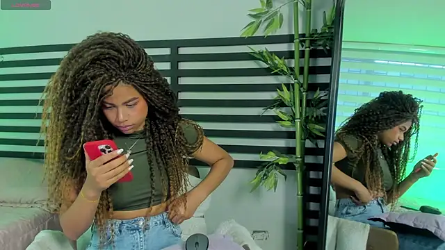 nayah   online show from 09-14-25, 02:16