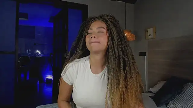 nayah   online show from 10-09-25, 07:45