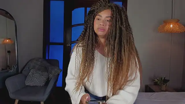 nayah   online show from 10-28-25, 07:38