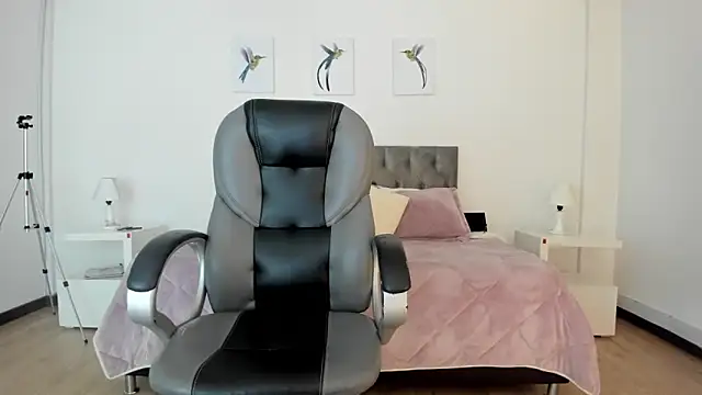 Snapshot of _Natalie18 chatting on 01-21-25, 08:41 Natalie18 online show from 01-21-25, 08:41