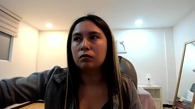 Snapshot of _Natalie18 chatting on 01-24-25, 04:05 Natalie18 online show from 01-24-25, 04:05