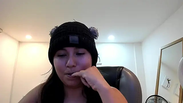 Snapshot of _Natalie18 chatting on 02-26-25, 01:53 Natalie18 online show from 02-26-25, 01:53