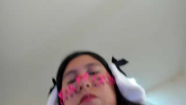 Snapshot of _Natalie18 chatting on 10-31-25, 04:46 Natalie18 online show from 10-31-25, 04:46