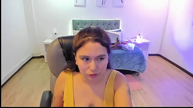 Snapshot of _Natalie18 chatting on 12-05-25, 03:37 Natalie18 online show from 12-05-25, 03:37