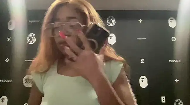 MommyConfident online show from 12-22-24, 02:17