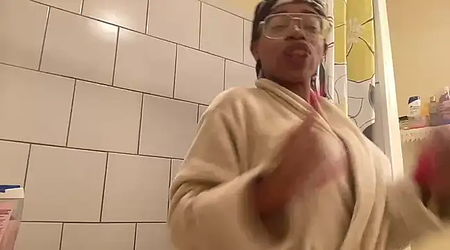 MommyConfident online show from 01-08-25, 12:28