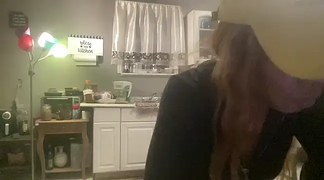 Snapshot of MommyConfident chatting on 01-29-25, 09:33 MommyConfident online show from 01-29-25, 09:33