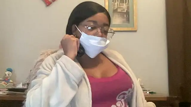 Snapshot of MommyConfident chatting on 11-06-25, 03:13 MommyConfident online show from 11-06-25, 03:13