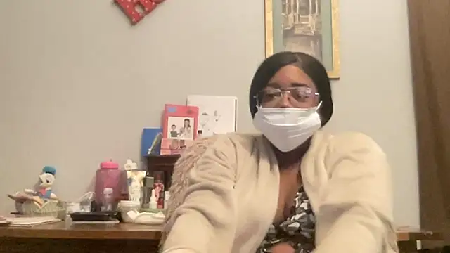 Snapshot of MommyConfident chatting on 11-07-25, 09:04 MommyConfident online show from 11-07-25, 09:04