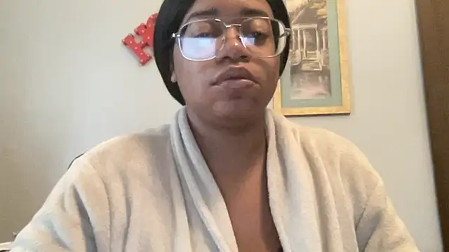 Snapshot of MommyConfident chatting on 11-14-25, 03:44 MommyConfident online show from 11-14-25, 03:44