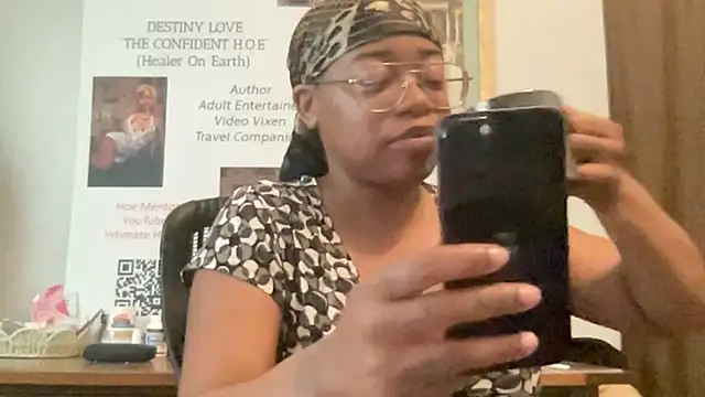 MommyConfident online show from 06-07-26, 07:39