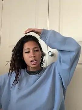 VanessaBling online show from 12-20-24, 01:03