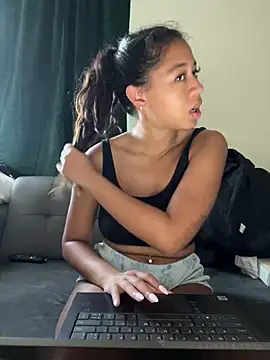 VanessaBling online show from 01-18-25, 04:10