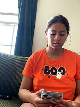 VanessaBling online show from 10-11-25, 03:10