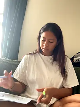 Snapshot of VanessaBling chatting on 11-14-25, 04:06 VanessaBling online show from 11-14-25, 04:06