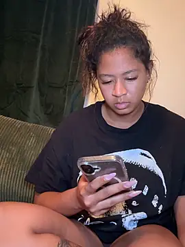 Snapshot of VanessaBling chatting on 11-18-25, 01:44 VanessaBling online show from 11-18-25, 01:44