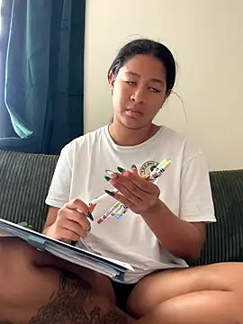 Snapshot of VanessaBling chatting on 11-28-25, 04:20 VanessaBling online show from 11-28-25, 04:20