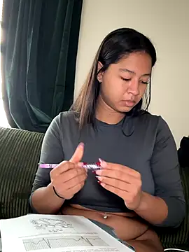 Snapshot of VanessaBling chatting on 12-01-25, 04:23 VanessaBling online show from 12-01-25, 04:23