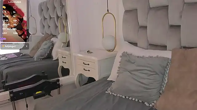 Snapshot of PamelaMendez_ chatting on 03-15-25, 03:40 PamelaMendez online show from 03-15-25, 03:40