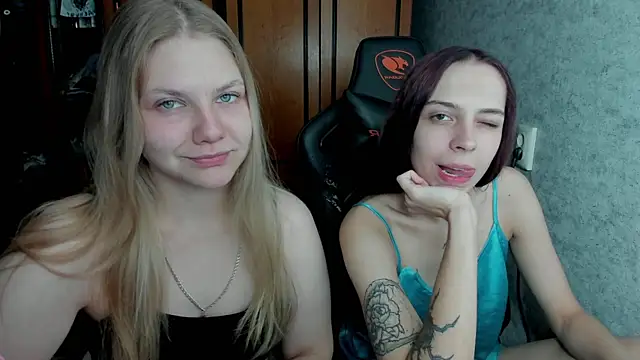 Snapshot of Rachel_Sharp chatting on 10-03-25, 04:20 Rachel Sharp online show from 10-03-25, 04:20