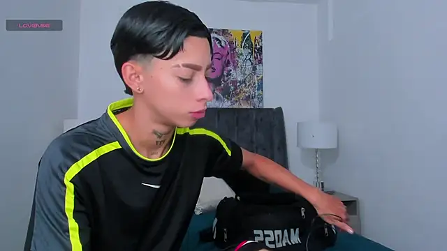 Snapshot of AmberAdams_ chatting on 12-05-24, 01:28 AmberAdams  online show from 12-05-24, 01:28