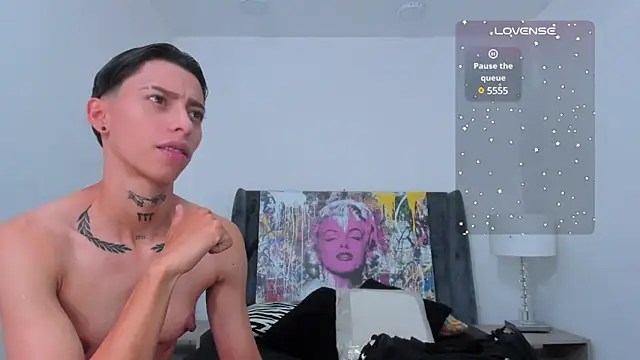 Snapshot of AmberAdams_ chatting on 12-13-24, 02:27 AmberAdams  online show from 12-13-24, 02:27