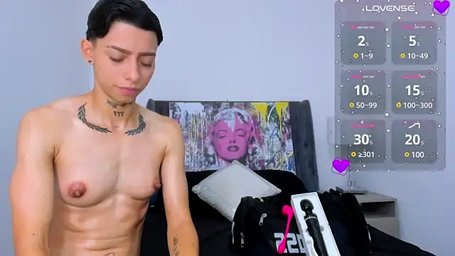 Snapshot of AmberAdams_ chatting on 12-17-24, 02:44 AmberAdams  online show from 12-17-24, 02:44