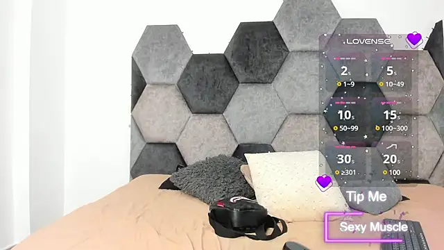 Snapshot of AmberAdams_ chatting on 02-27-25, 01:17 AmberAdams  online show from 02-27-25, 01:17