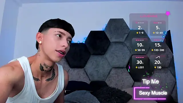 Snapshot of AmberAdams_ chatting on 03-13-25, 01:18 AmberAdams  online show from 03-13-25, 01:18