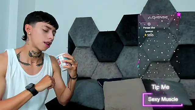 Snapshot of AmberAdams_ chatting on 03-19-25, 02:57 AmberAdams  online show from 03-19-25, 02:57