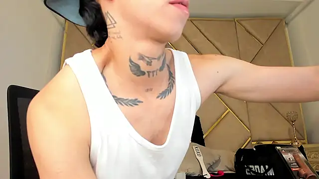 Snapshot of AmberAdams_ chatting on 09-16-25, 04:52 AmberAdams  online show from 09-16-25, 04:52