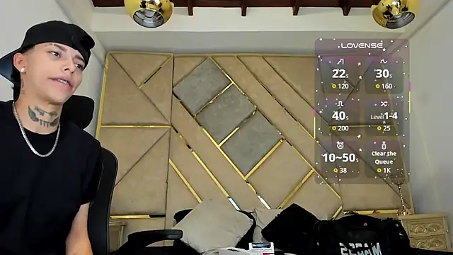 Snapshot of AmberAdams_ chatting on 09-19-25, 05:02 AmberAdams  online show from 09-19-25, 05:02