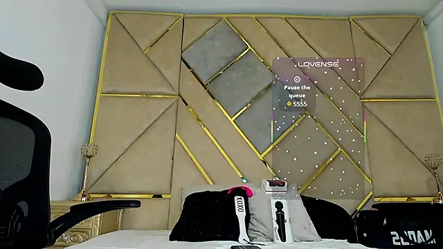 Snapshot of AmberAdams_ chatting on 09-30-25, 04:12 AmberAdams  online show from 09-30-25, 04:12