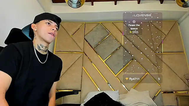 Snapshot of AmberAdams_ chatting on 10-05-25, 03:21 AmberAdams  online show from 10-05-25, 03:21