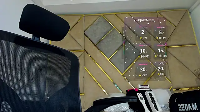 Snapshot of AmberAdams_ chatting on 10-13-25, 01:22 AmberAdams  online show from 10-13-25, 01:22