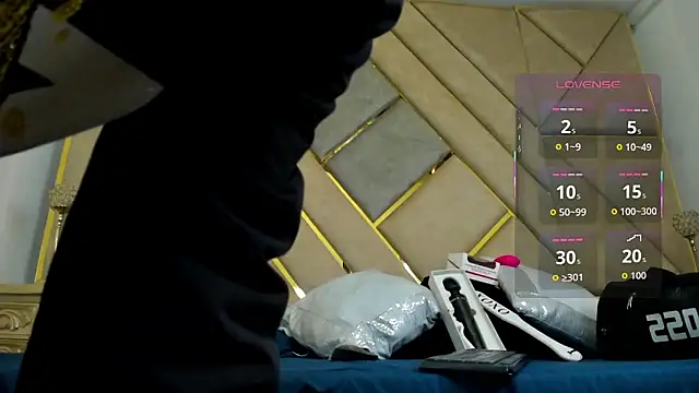 Snapshot of AmberAdams_ chatting on 10-21-25, 03:57 AmberAdams  online show from 10-21-25, 03:57