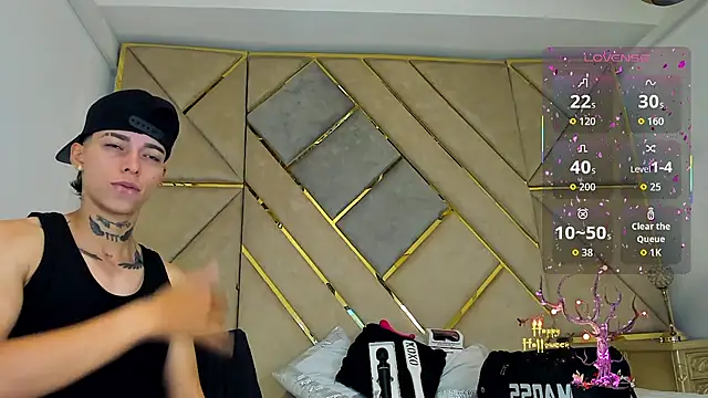 Snapshot of AmberAdams_ chatting on 10-23-25, 01:21 AmberAdams  online show from 10-23-25, 01:21