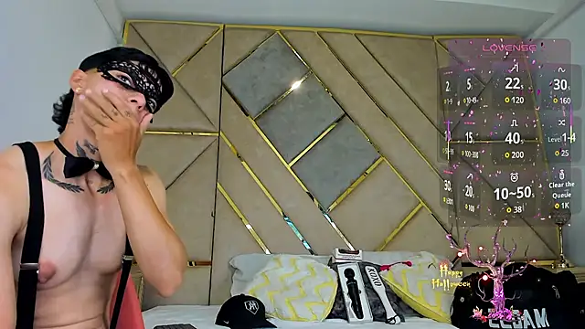 Snapshot of AmberAdams_ chatting on 10-31-25, 02:07 AmberAdams  online show from 10-31-25, 02:07