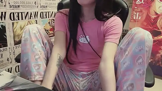 Snapshot of SNAKEgirlQAQ chatting on 05-31-26, 06:09 SNAKEgirlQAQ online show from 05-31-26, 06:09