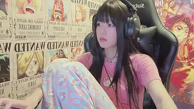 Snapshot of SNAKEgirlQAQ chatting on 06-01-26, 04:41 SNAKEgirlQAQ online show from 06-01-26, 04:41