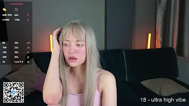 Snapshot of mybunnywendy chatting on 09-28-25, 01:49 mybunnywendy online show from 09-28-25, 01:49