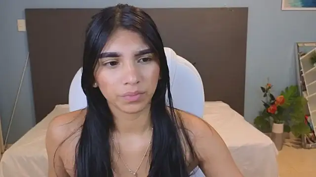 maiaa ruiz online show from 12-15-24, 04:26