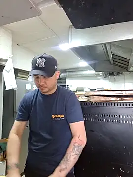 Victorjose3030 online show from 10-18-25, 07:25