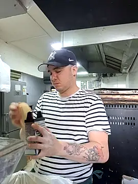 Victorjose3030 online show from 10-21-25, 08:53