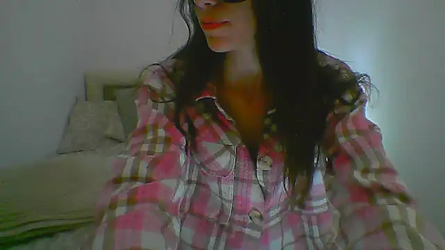 Snapshot of DyamondNaughty chatting on 12-10-24, 01:11 DyamondNaughty online show from 12-10-24, 01:11