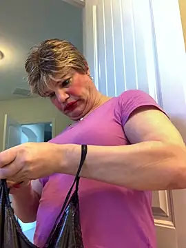 Snapshot of balad13 chatting on 09-11-25, 01:06 balad13 online show from 09-11-25, 01:06