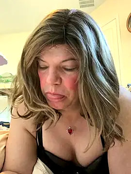 Snapshot of balad13 chatting on 10-21-25, 04:30 balad13 online show from 10-21-25, 04:30