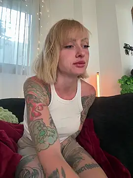 haileyhope  online show from 05-16-26, 04:28