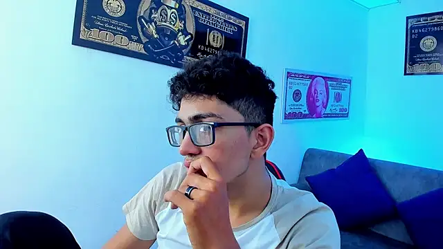 Snapshot of TylerWhite_ chatting on 01-21-25, 06:33 TylerWhite online show from 01-21-25, 06:33